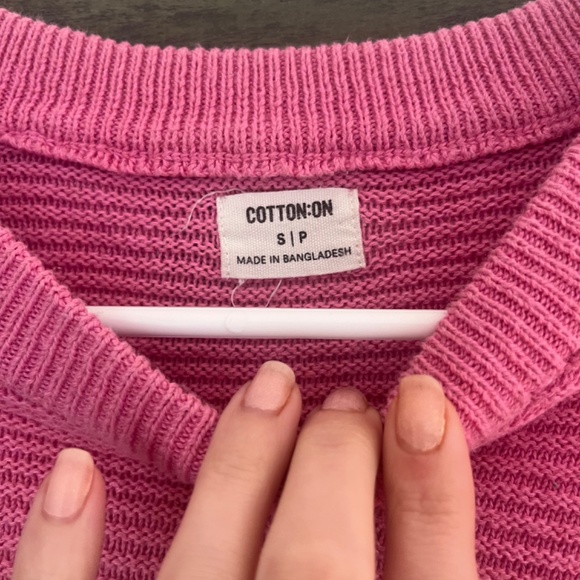 💕Bubblegum pink cropped sweater💕 - Picture 2 of 5